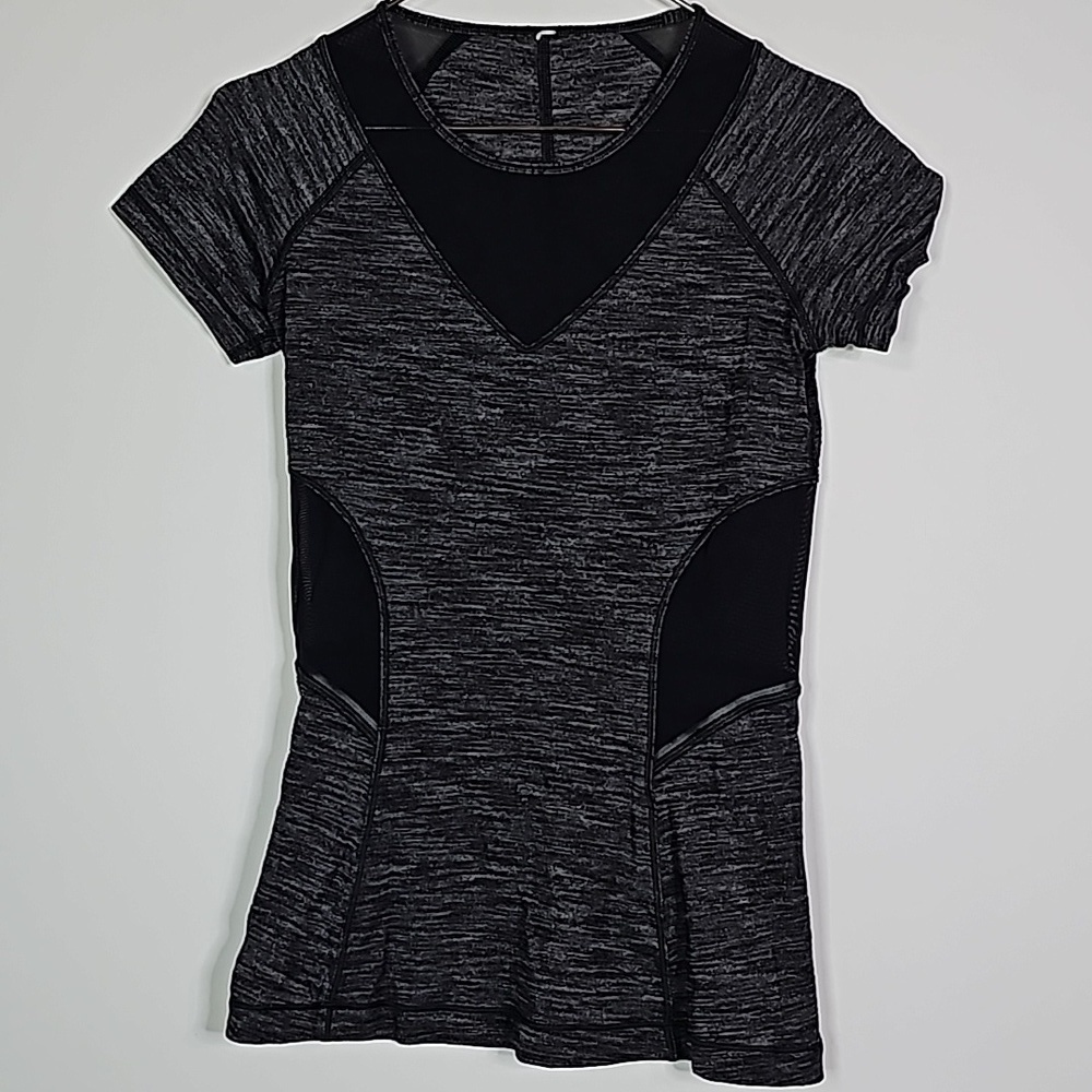 LULULEMON size 4 black and gray meshed swiftly tech short sleeve shirt